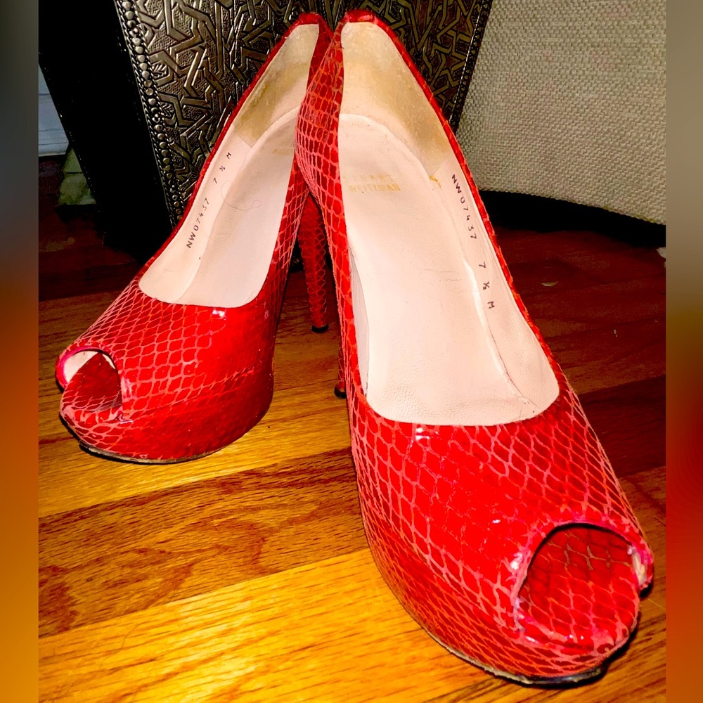 Stuart Weitzman peep toe red snakeskin platform pumps size 7.5.